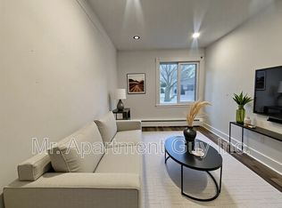 1148 Queens Blvd #2, Kitchener, ON N2M 1C2