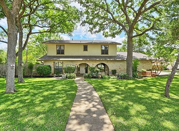 2nd image of 3707 Curtis Dr