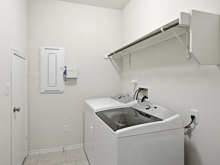 9010 Canopy Bnd — Photo 21