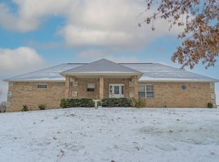 632 Country Meadows Rd, Highlandville, MO 65669