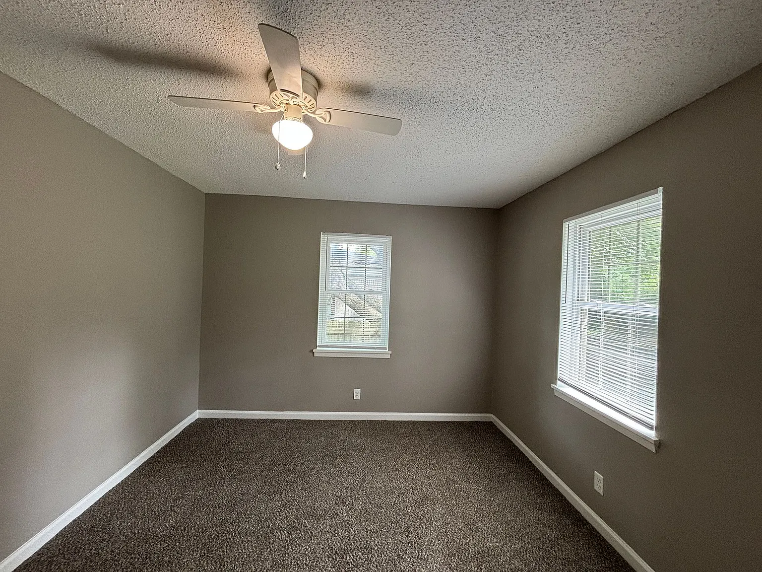 616 Sorrells Dr — Photo 3