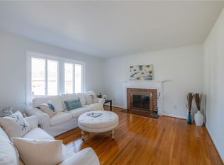 15 Redbud Ln, Newport News, VA 23602