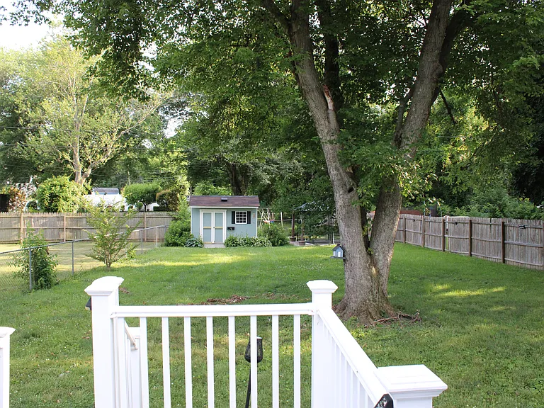 241 Sycamore Rd — Photo 2