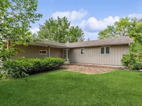 450 8th St E, Hector, MN 55342