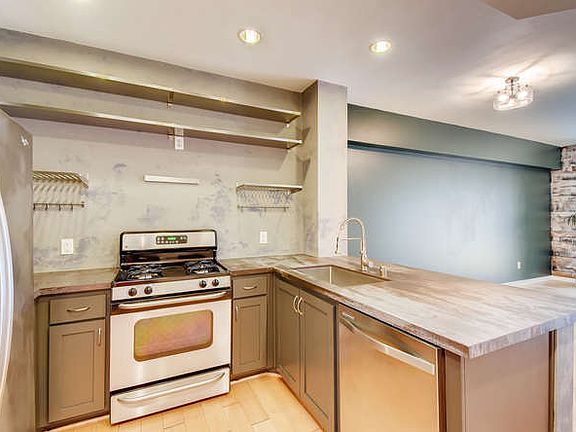 4th image of 450 J St Unit 4011-1