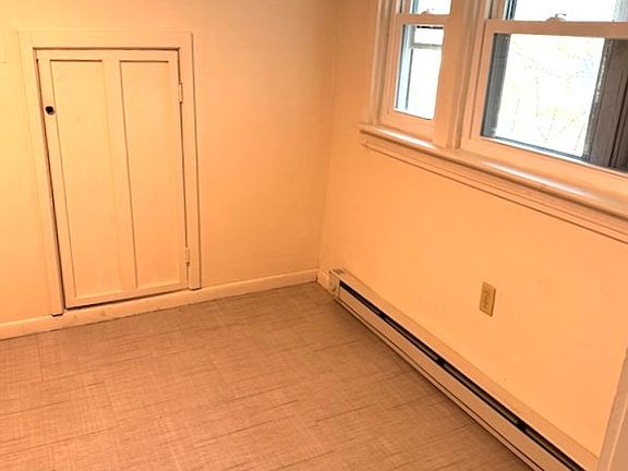 5th image of 10 E Washington St APT 3
