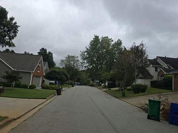 4th image of 1035 Ashbury Dr