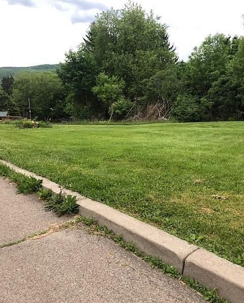 2nd image of 195 Greeley Ave