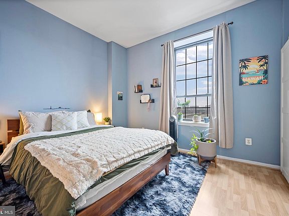5th image of 1011 Hunter St APT I4