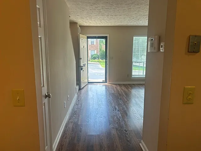 242 Thistle Ln — Photo 4