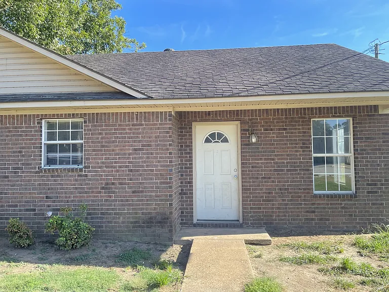 710 Tony St #B — Photo 1
