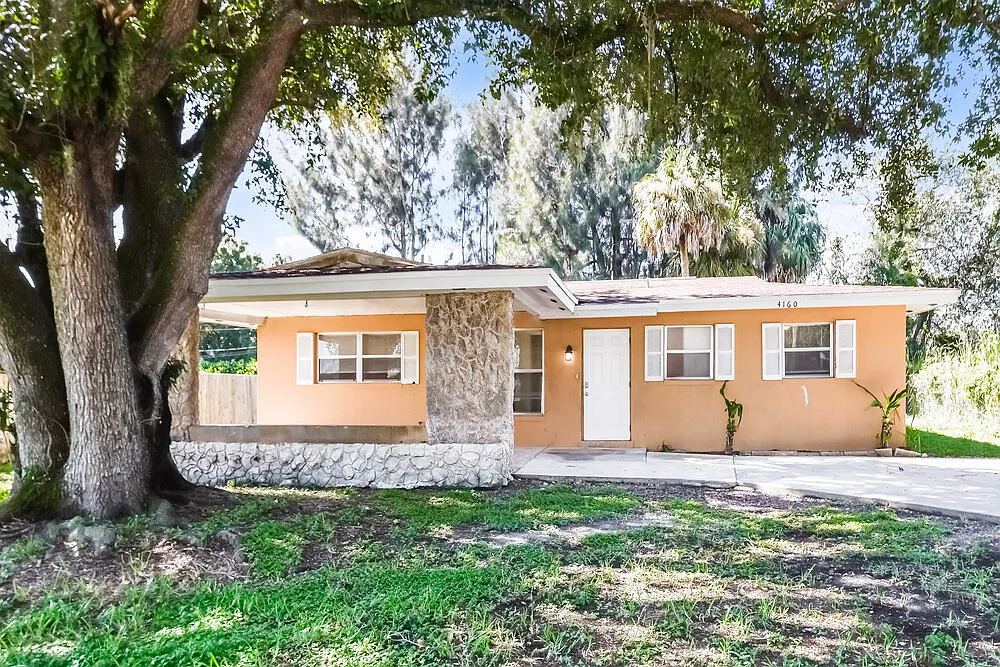 3 bed, 2.0 bath, 1050 sqft, $1,625 — Photo 1