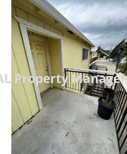 2 bed, 1.0 bath, 795 sqft, $1,895 — Photo 2