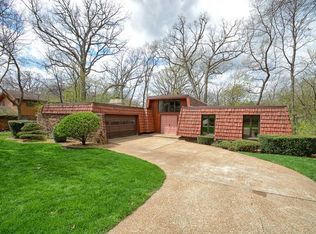 10S360 Hampshire Ln W, Willowbrook, IL 60527