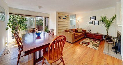 Living Room :: 133 Butterfield