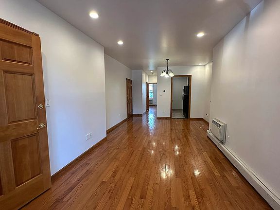 3rd image of 107 E 4th St #1