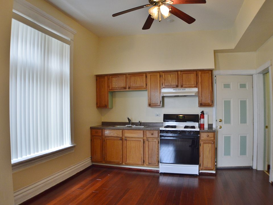 1st image of 1249 N Artesian Ave APT 2R