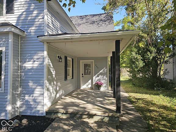 3rd image of 404 W Elm St
