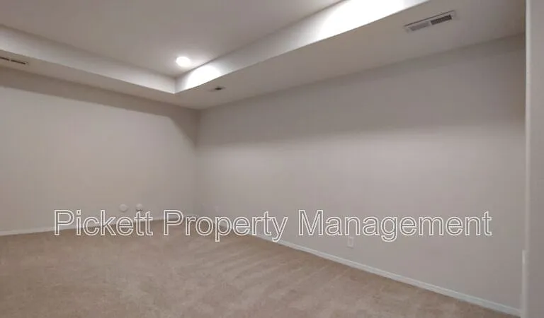 147 N Wycoff Ave — Photo 15