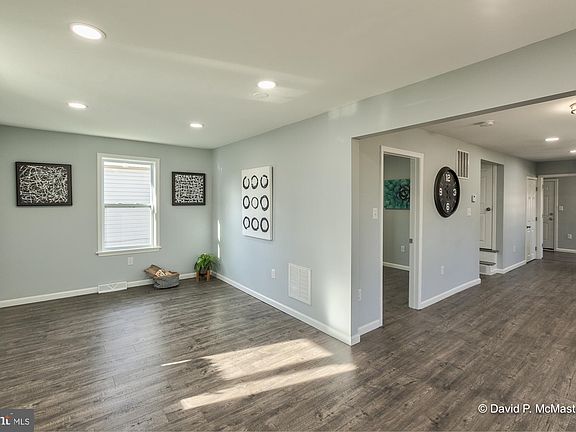 2nd image of 810 Martin Luther King Jr Ave