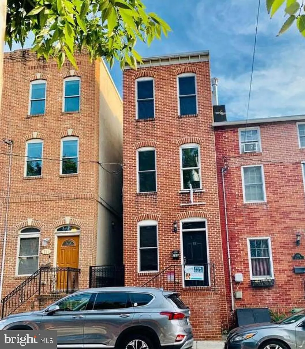 Building Photo - 111 E Cross St