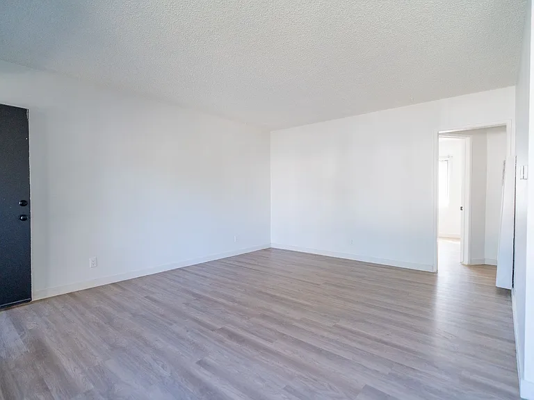 790 Coronado Ave — Photo 11