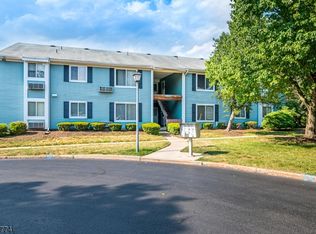22 Steeplechase Ct, Somerset, NJ 08873