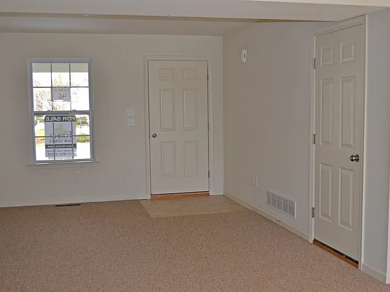 24 E Abby Ln — Photo 2
