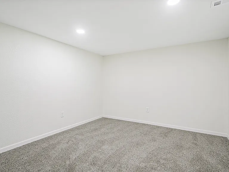 7109 Conser St — Photo 27
