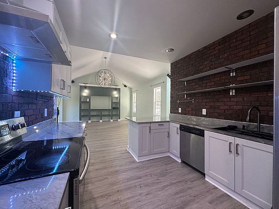 5th image of 6161 Venice Ct