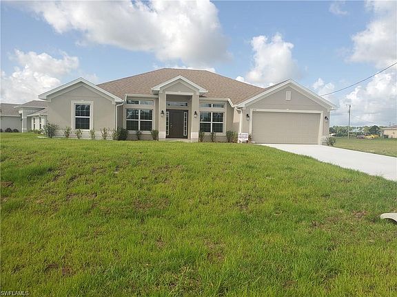 2nd image of 834 NE 44th Ln