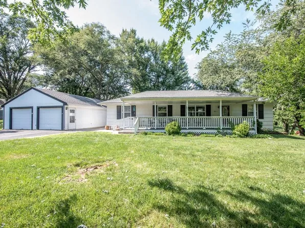 302 4th St, Camden Point, MO 64018