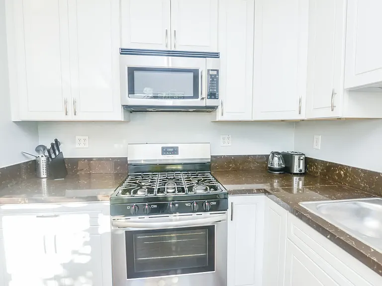 2042 S Corning St #D3 — Photo 12