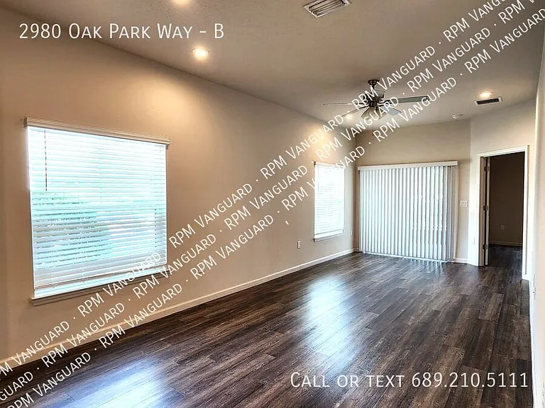 2980 Oak Park Way #B — Photo 6