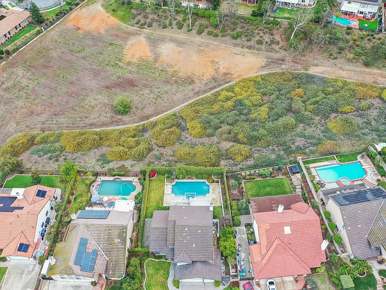 848 Devore Ave — Photo 41