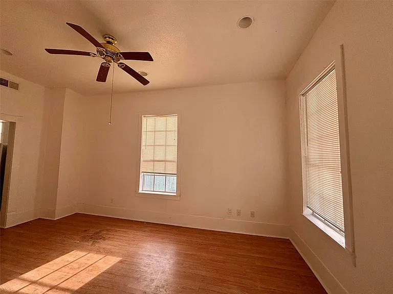 3410 Sealy St — Photo 20