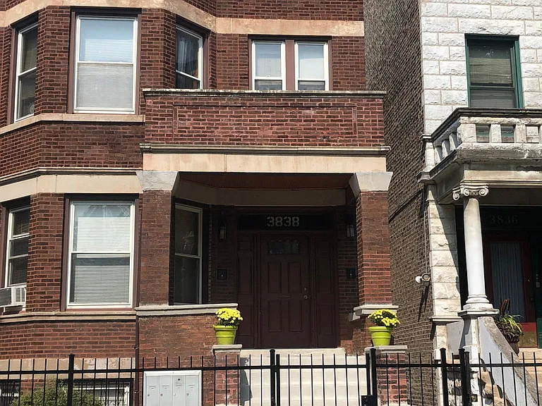 W Van Buren St — Photo 1