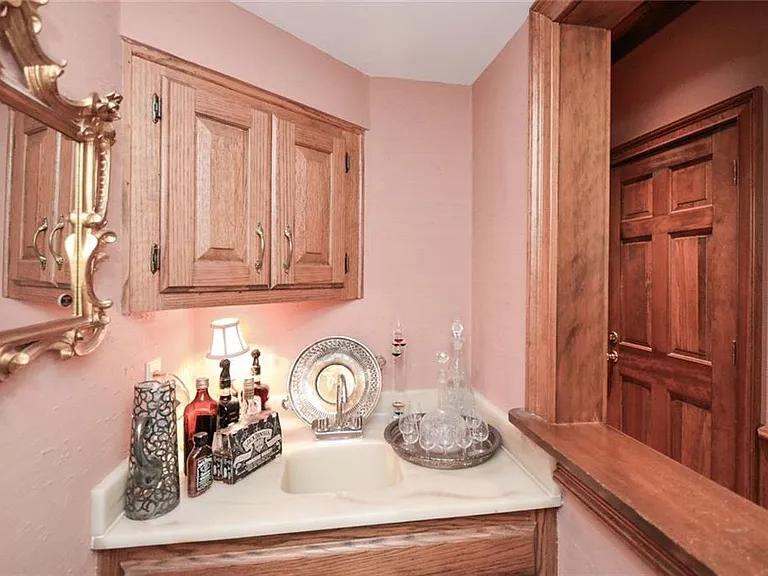 1640 Lazy River Ln — Photo 17