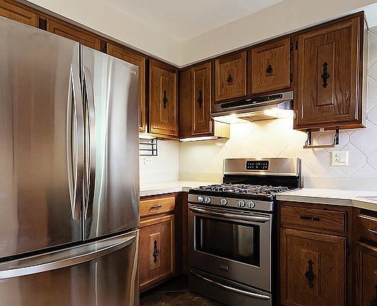 5th image of 8327 Oak Leaf Dr APT 504