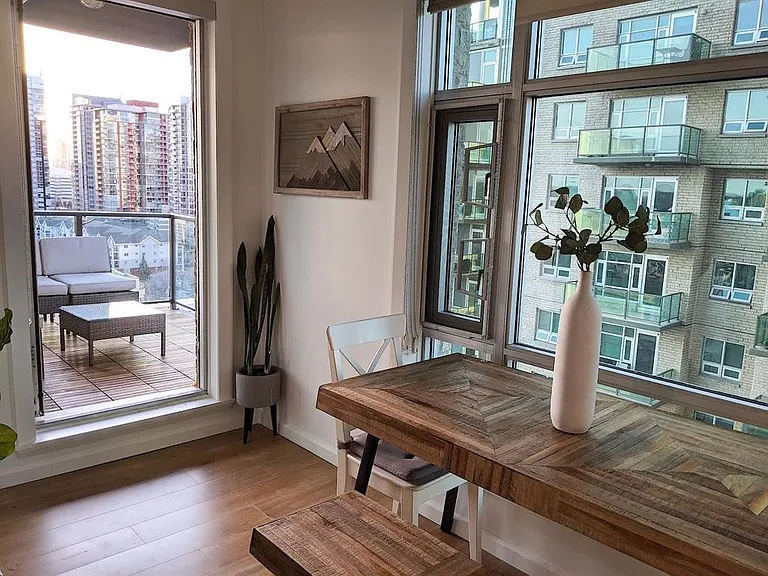 210 15th Ave SE #1302 — Photo 18