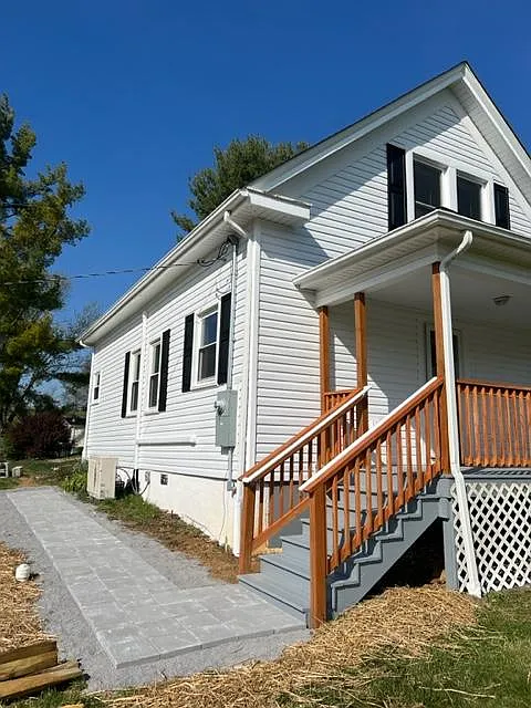 3 bed, 1224 sqft, $1,600 — Photo 4