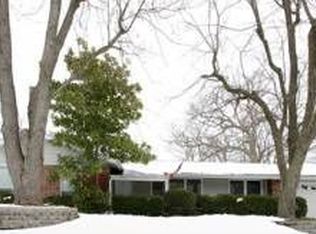 1340 Palm Ridge Ct, Saint Louis, MO 63146