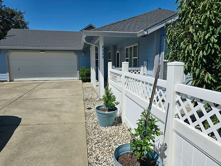 8080 Quartz Ln — Photo 2