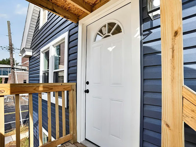 428 S Governors Ave #C — Photo 7
