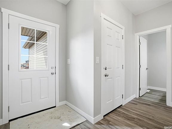 3rd image of 811 Brighton BOULEVARD