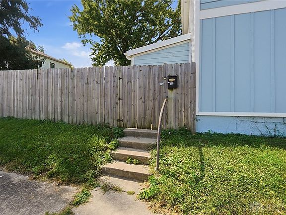 3rd image of 1075 Kenton St