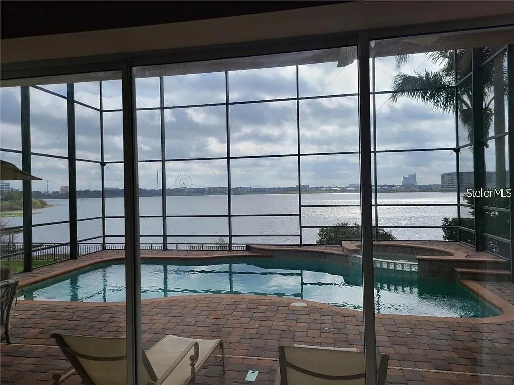 5 bed, 4.0 bath, 4300 sqft, $7,500 — Photo 3