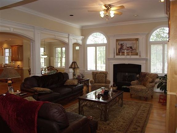 Great floorplan-open living room with hardwood floors and 9 ft. ceilings!