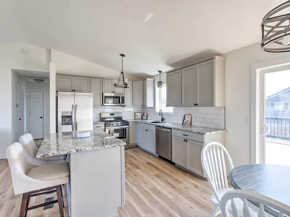 7205 376th St, North Branch, MN 55056