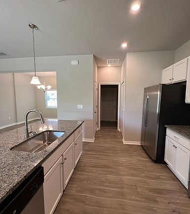 3rd image of 3687 Wenona Dr